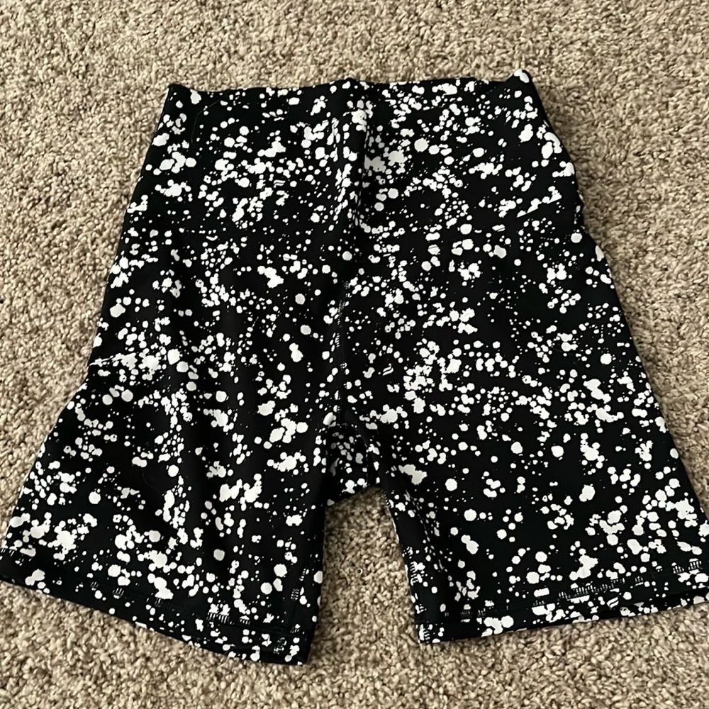 Define PowerHold High-Waisted 5” Fabletics Shorts